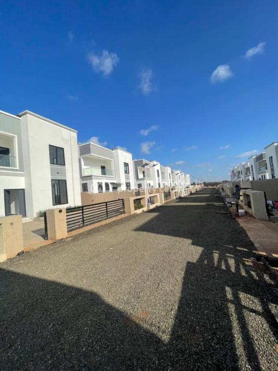 Executive 4 Bedrooms Townhouses, Oyarifa, La Nkwantanang Madina Municipal, Accra, Townhouse for Rent