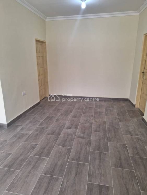 Executive 2 Bedrooms Self Compound, Roadside, Mccarthy Hill, Ga South Municipal, Accra, House for Rent