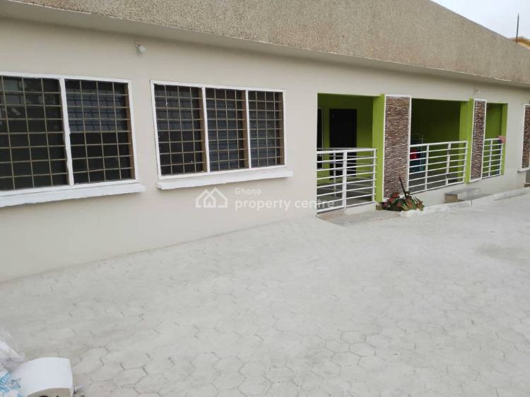 Executive 2 Bedrooms Self Compound, Roadside, Mccarthy Hill, Ga South Municipal, Accra, House for Rent