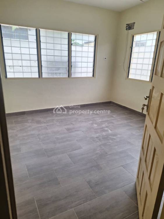 Executive 2 Bedrooms Self Compound, Roadside, Mccarthy Hill, Ga South Municipal, Accra, House for Rent