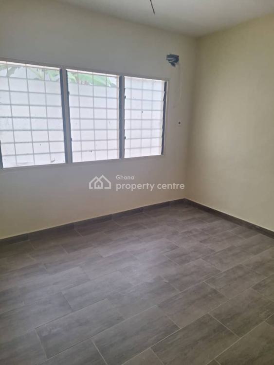 Executive 2 Bedrooms Self Compound, Roadside, Mccarthy Hill, Ga South Municipal, Accra, House for Rent