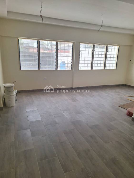 Executive 2 Bedrooms Self Compound, Roadside, Mccarthy Hill, Ga South Municipal, Accra, House for Rent