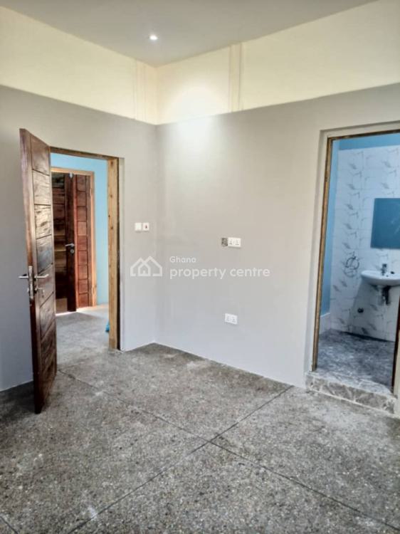 Executive 2 Bedrooms Self Contained Apartment at Osu Nyaniba Estate, Osu, Accra, Apartment for Rent