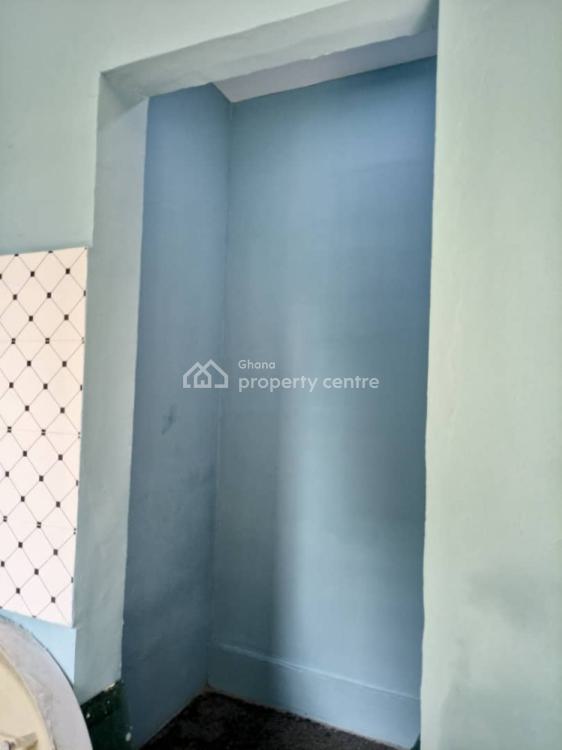 Executive 2 Bedrooms Self Contained Apartment at Osu Nyaniba Estate, Osu, Accra, Apartment for Rent