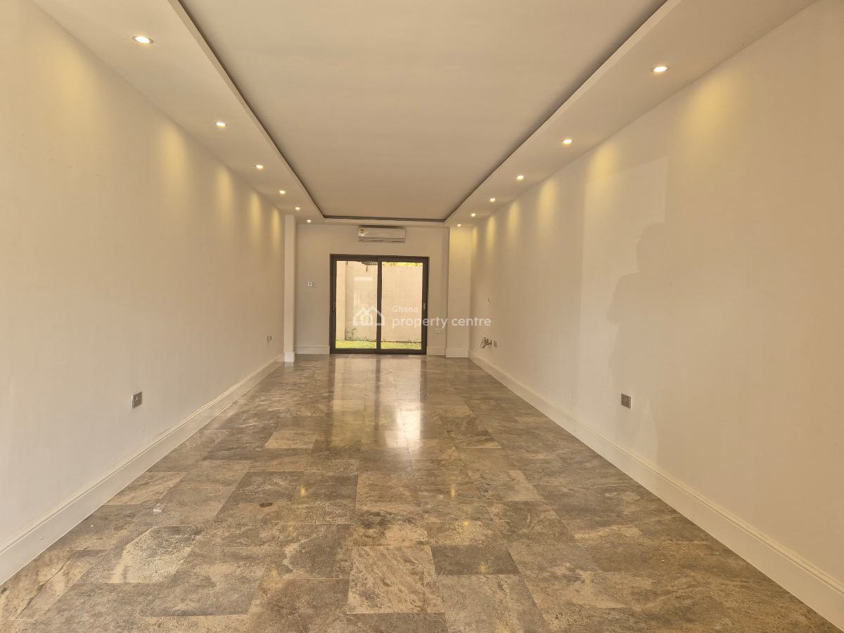 4 Bedroom Townhouse with Staff Quarters in a Gated Community with Pool, Cantonments, Accra, Townhouse for Rent