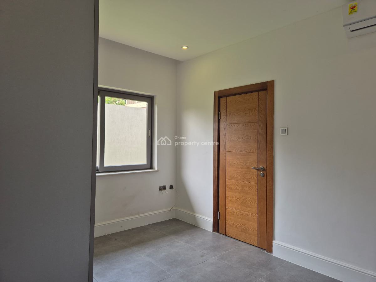 4 Bedroom Townhouse with Staff Quarters in a Gated Community with Pool, Cantonments, Accra, Townhouse for Rent