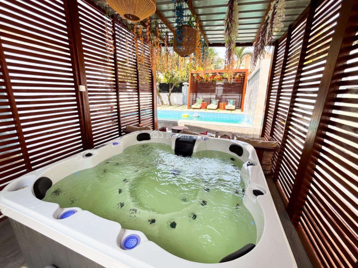 Luxury Resort Mansion -- Prime Investment in Kumasi!, Abuakwa Manhyia, Kumasi Metropolitan, Ashanti, Detached Duplex for Sale