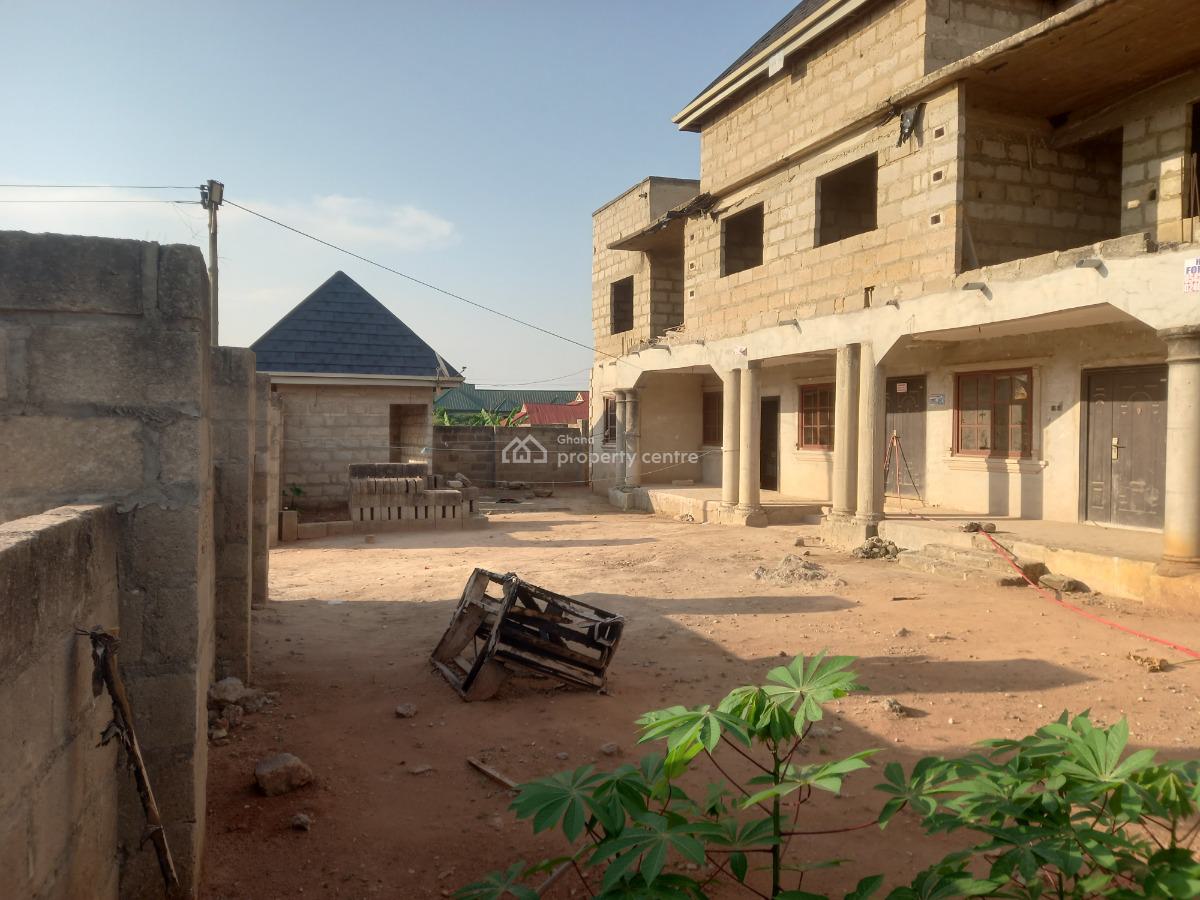 12 Bedrooms, Mampongteng ( Dumanafo), on Tafo Pankrono Road., Kumasi Metropolitan, Ashanti, House for Sale