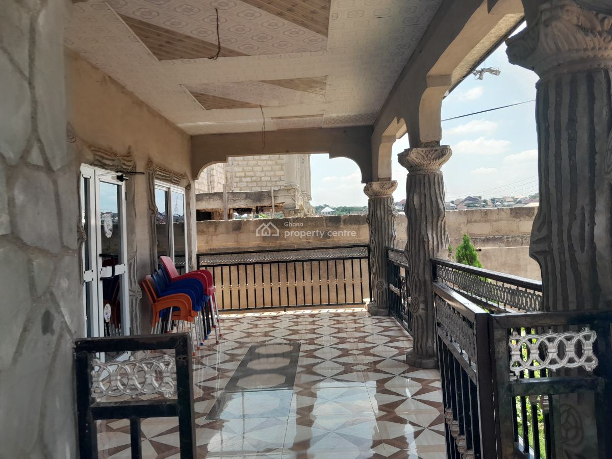 6 Bedrooms, Mampongteng,  on Tafo Pankrono Road., Kumasi Metropolitan, Ashanti, House for Sale