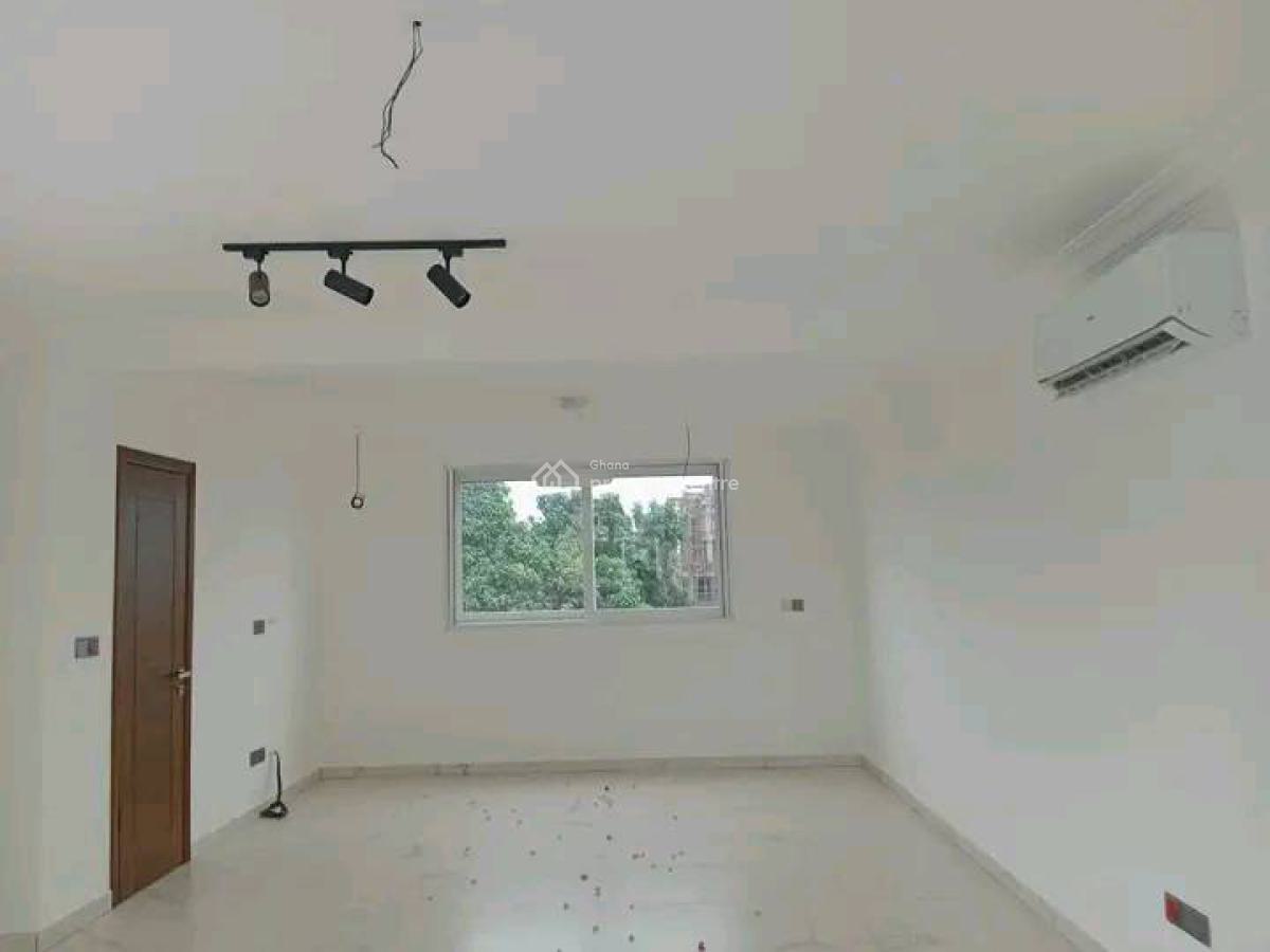 Executive 4 Bedroom Townhouse with Boys Quarter at Airport City, Airport Residential Area, Accra, Townhouse for Rent