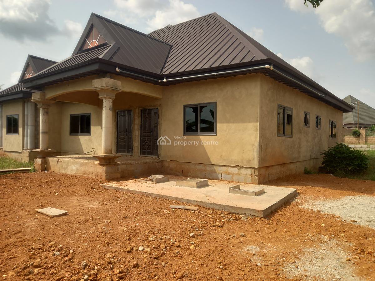 4 Bedrooms, Trede Mpatasie, on Santasi Obuasi/ Anwiankwanta Road, Kumasi Metropolitan, Ashanti, House for Sale