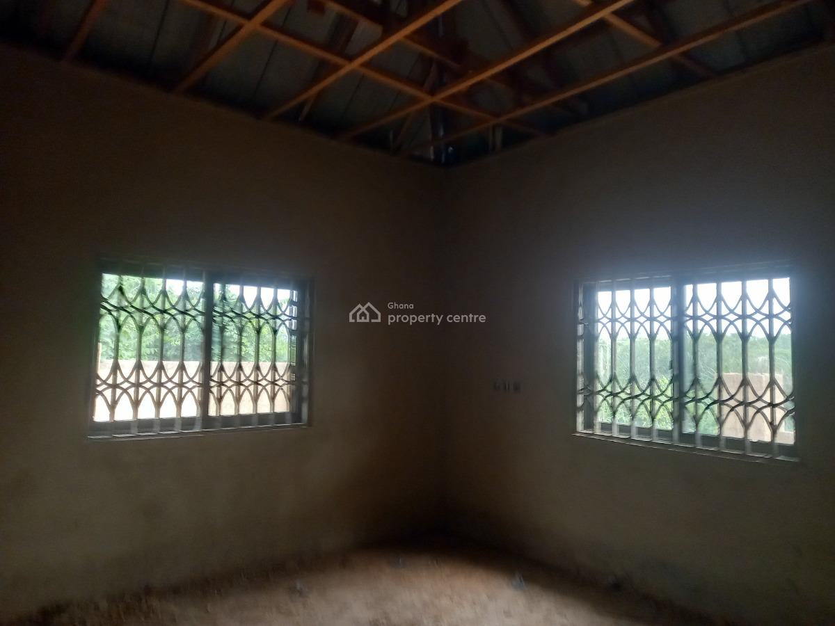 4 Bedrooms, Trede Mpatasie, on Santasi Obuasi/ Anwiankwanta Road, Kumasi Metropolitan, Ashanti, House for Sale