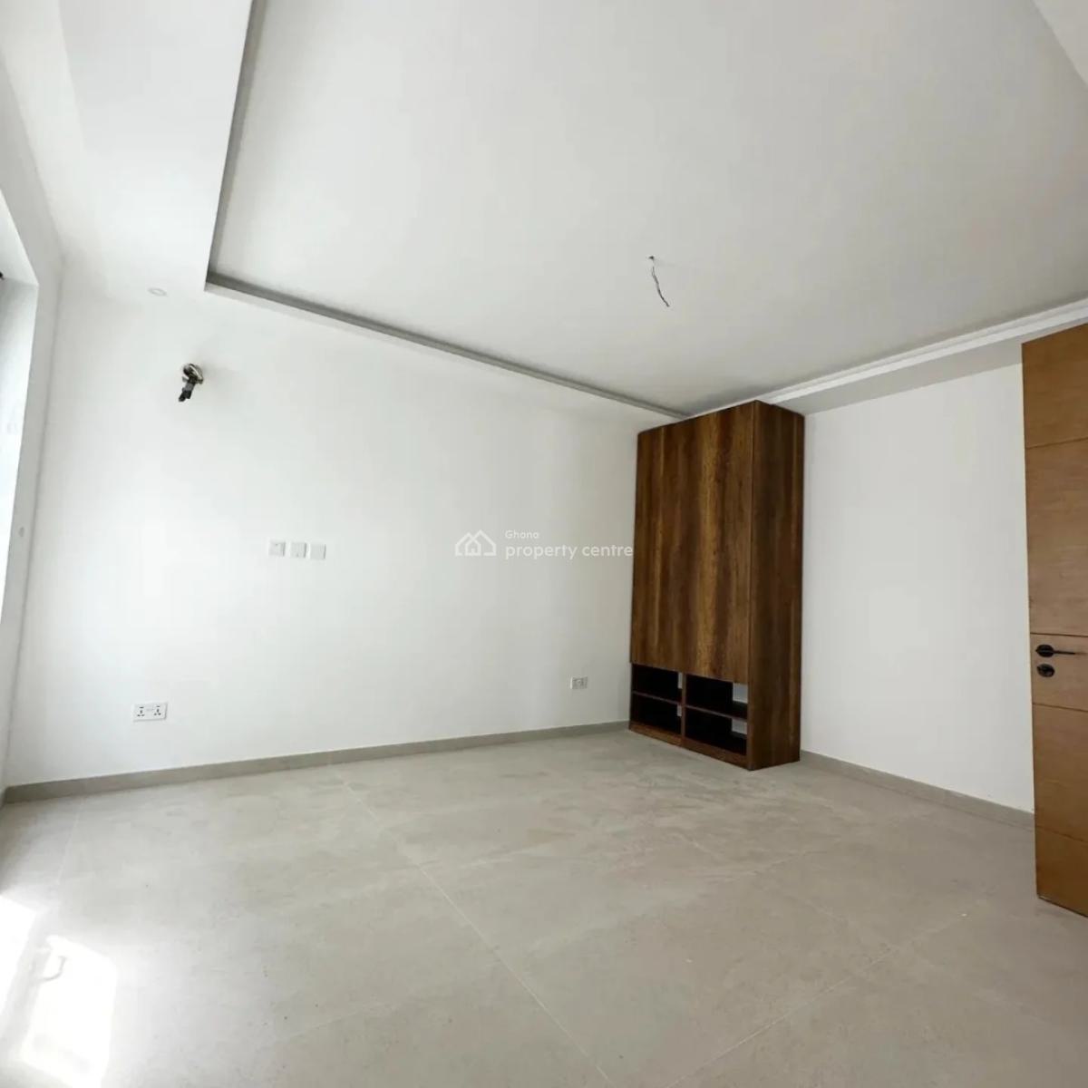 Executive 4 Bedrooms House with 1bq at Spintex, Spintex, Accra, House for Sale