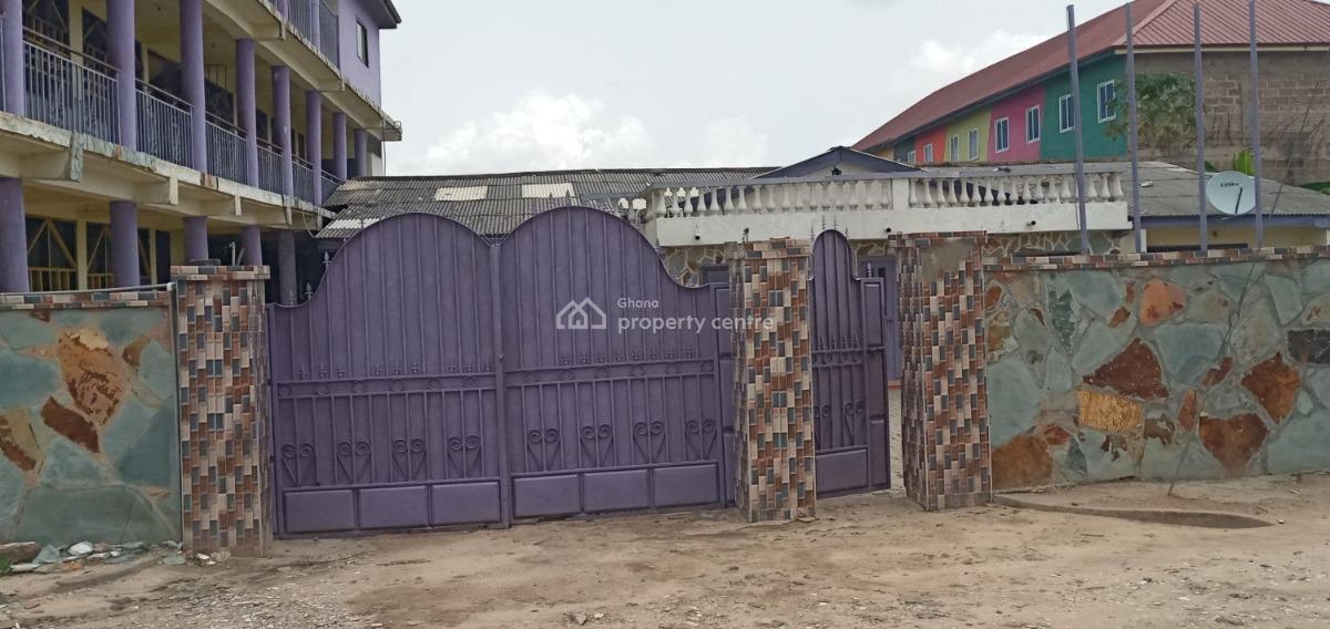 Basic School Up to Jhs 3+ 5bedroom, Kasoa, Off Nyanyano Road, Kasoa, Awutu-senya East, Central Region, School for Sale
