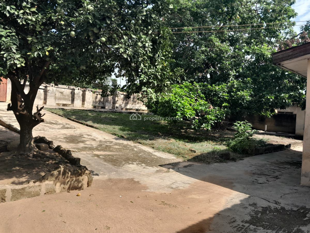 9 Bedrooms, Buokrom Estate South Africa, Kumasi Metropolitan, Ashanti, House for Sale