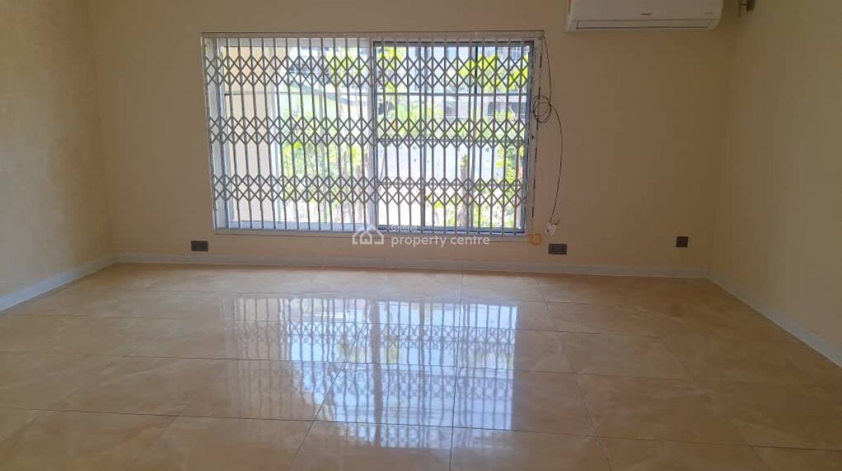 4 Bedroom Villa with Swimming Pool and 2 Bedroom Outhouse, Cantonments, Accra, Detached Bungalow for Rent