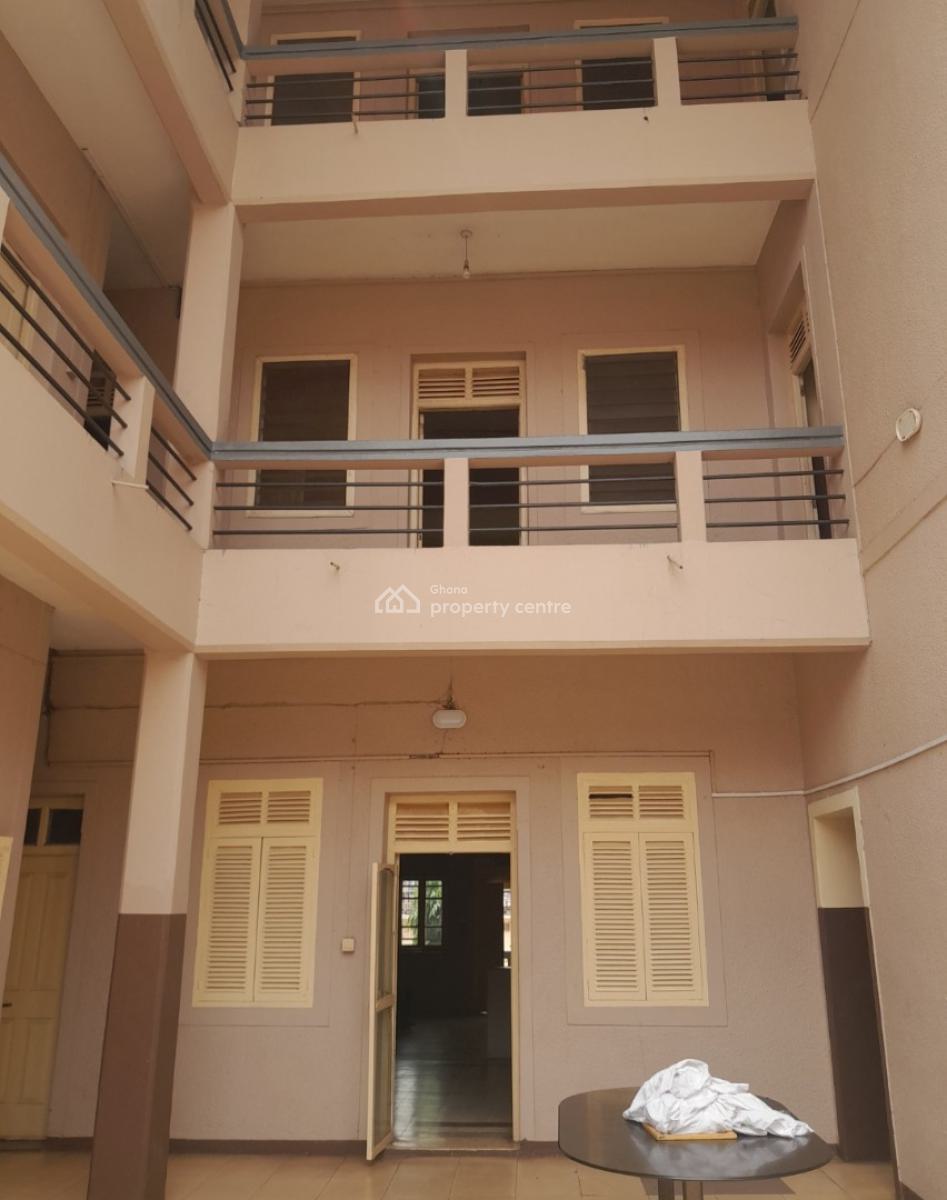 19 Bedrooms Hotel  (located at Adum ), Located at Adum., Kumasi Metropolitan, Ashanti, Hotel / Guest House for Sale