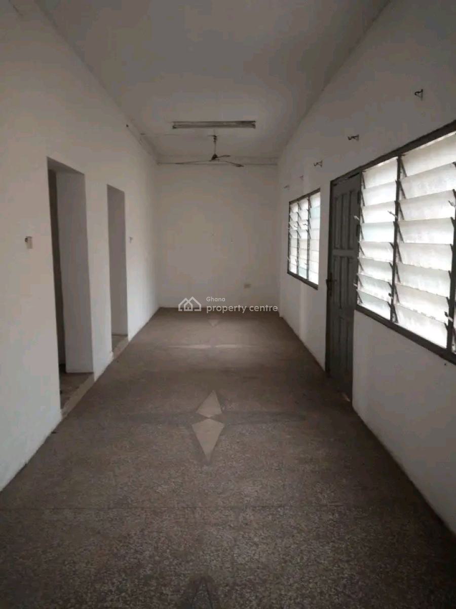 Office  Space Building in a Good Location, Around The Lebanese Embassy, Osu, Accra, Commercial Property for Rent