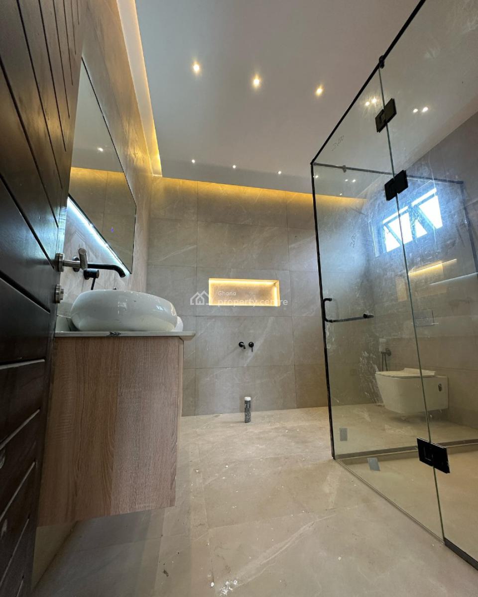 Executive 4 Bedrooms with 1bq, Ashaley Botwe, Adenta Municipal, Accra, House for Sale