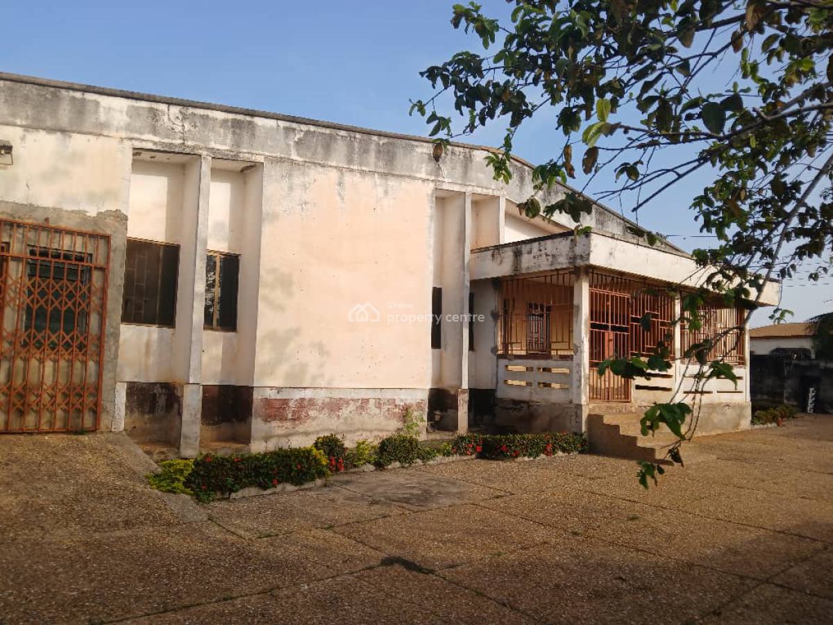 5 Bedrooms, Tanoso, Near Sofoline., Kumasi Metropolitan, Ashanti, House for Sale