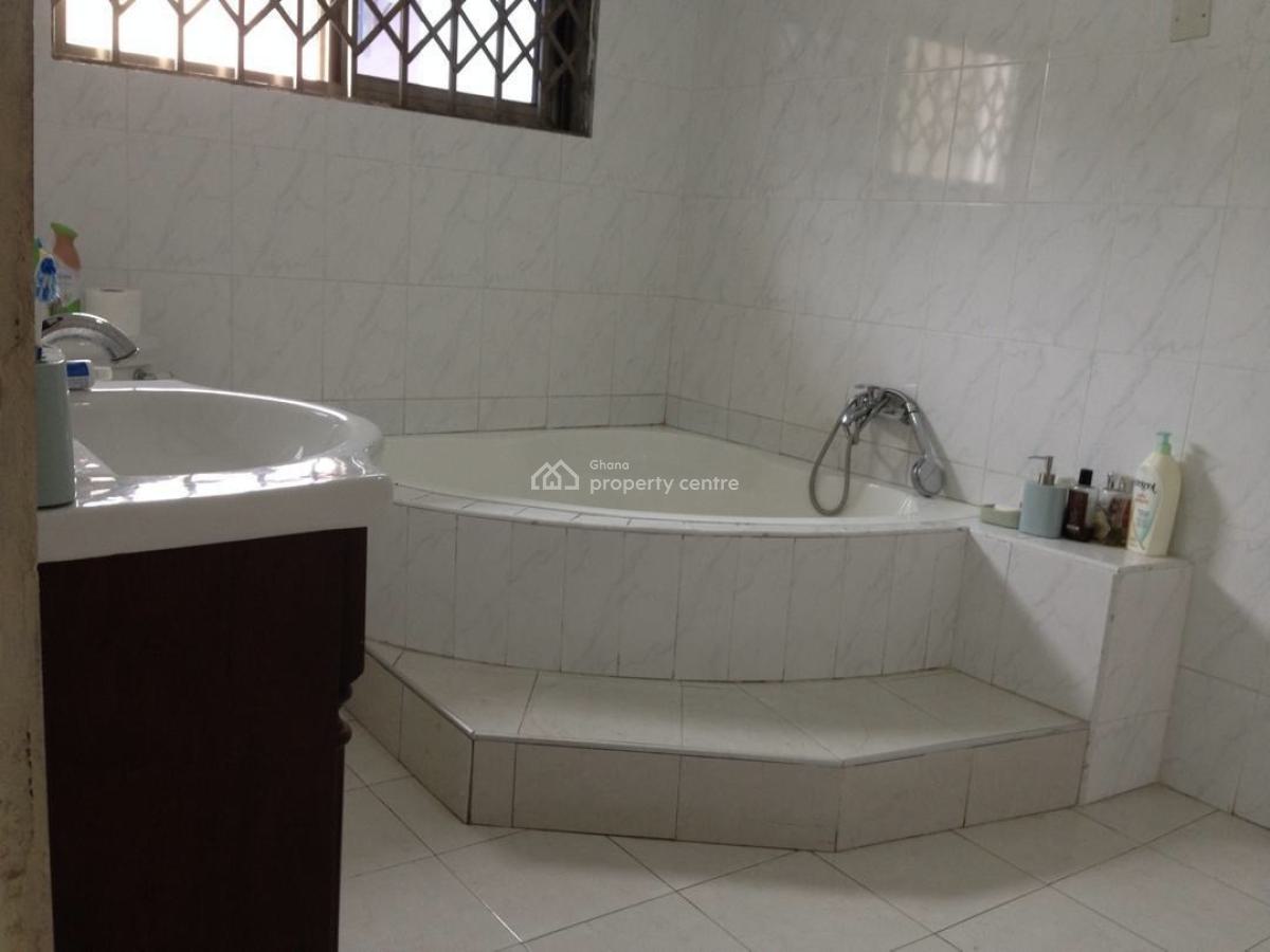 5 Bedrooms on 2 Plots of Land, Cfc Estate, Dome, Ga East Municipal, Accra, Detached Bungalow for Sale