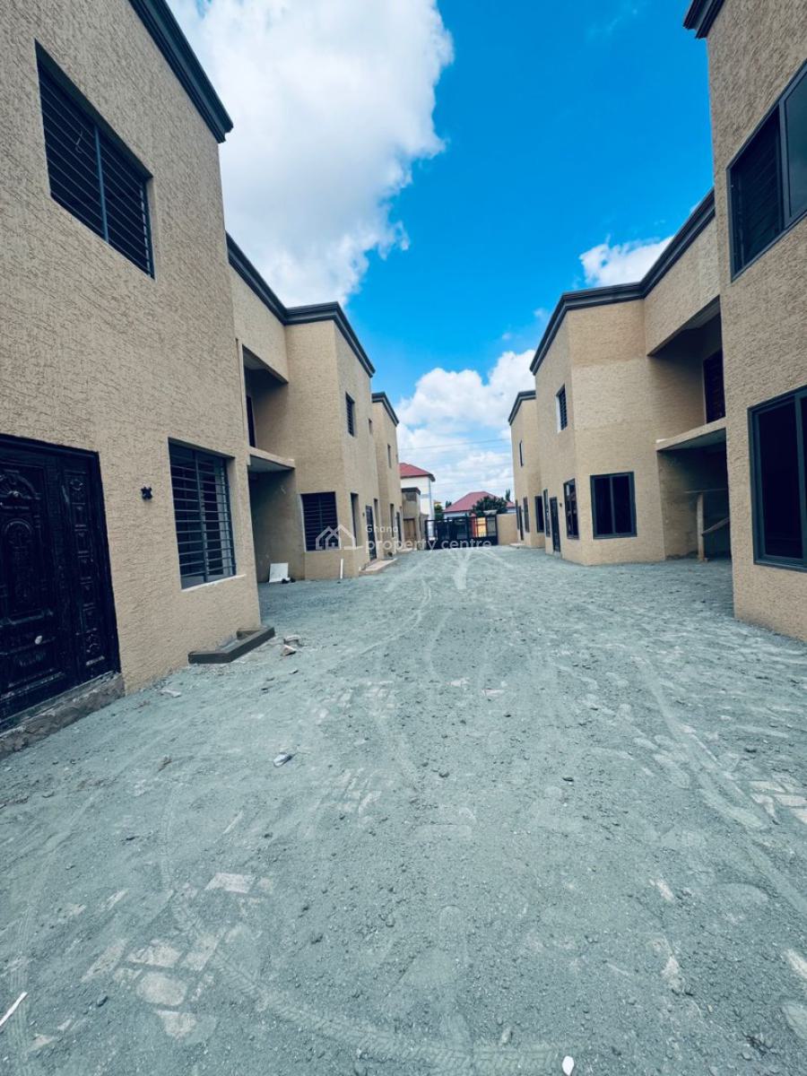 6 Units 3 Bedroom All Ensuite Townhouse in a Gated Community, Lakeside Estate Community 1, Adenta Municipal, Accra, Townhouse for Sale