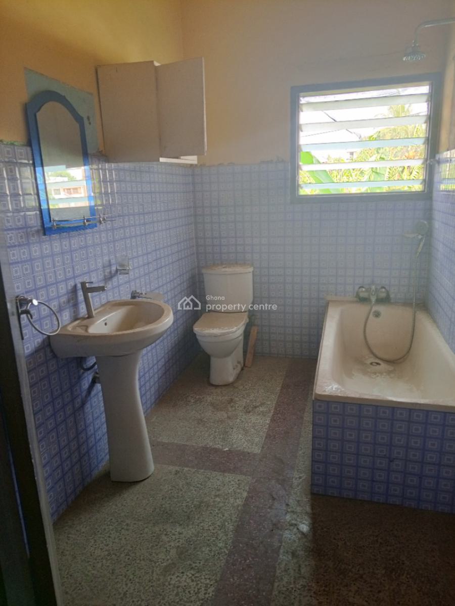 Commercial 8 Bedroom with Storey with 4 Bedroom Outhouse, Darkuman Christ Ebenezer Area, Accra Metropolitan, Accra, House for Rent