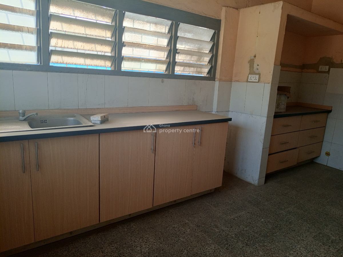 Commercial 8 Bedroom with Storey with 4 Bedroom Outhouse, Darkuman Christ Ebenezer Area, Accra Metropolitan, Accra, House for Rent