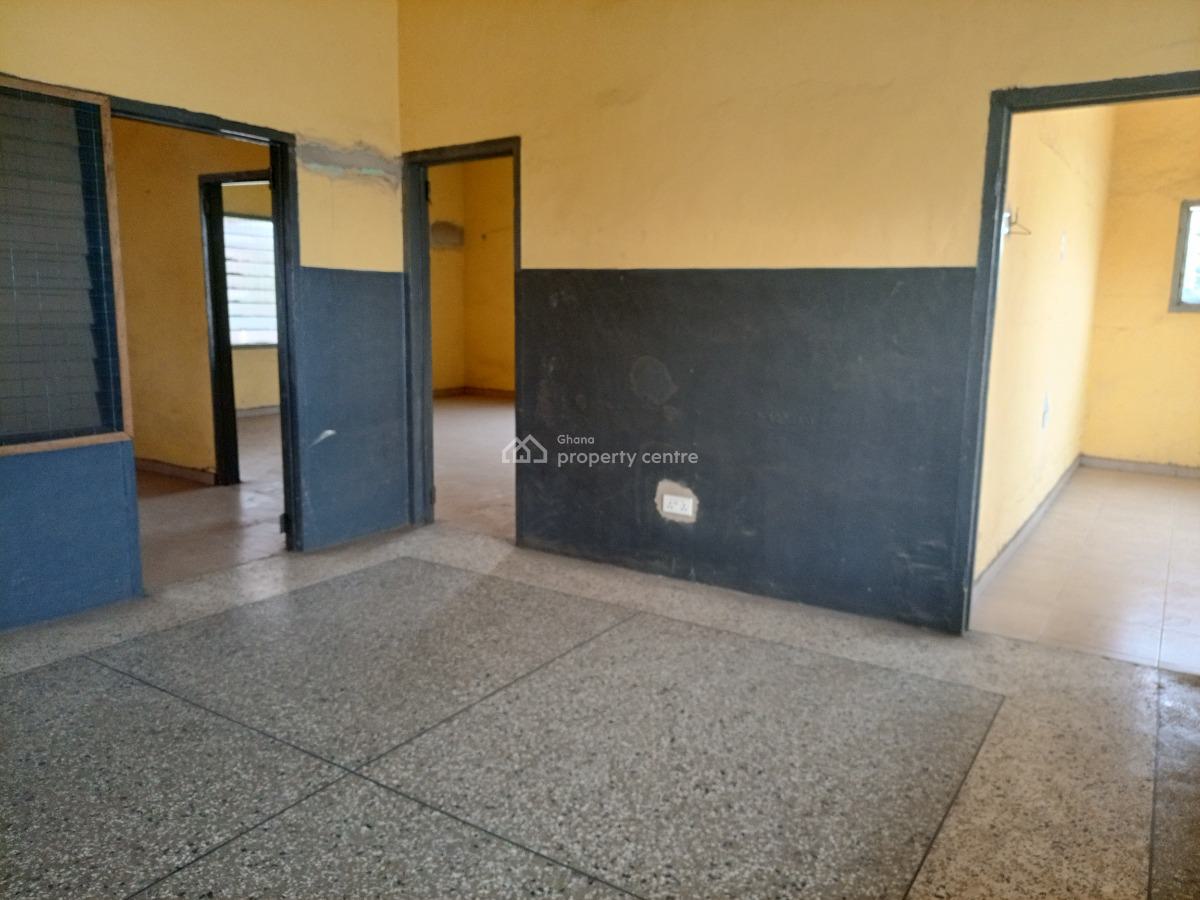 Commercial 8 Bedroom with Storey with 4 Bedroom Outhouse, Darkuman Christ Ebenezer Area, Accra Metropolitan, Accra, House for Rent