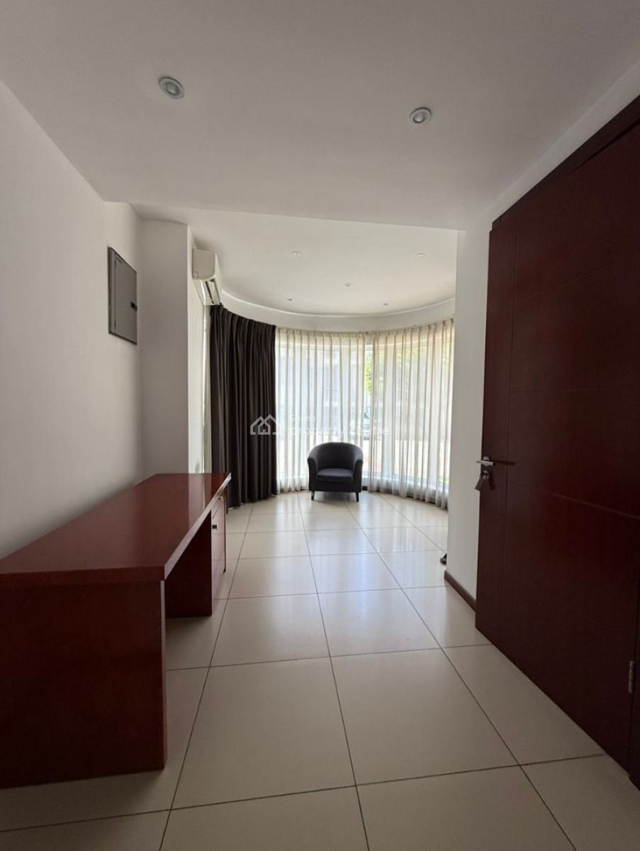 Executive 5 Bedrooms with Boys Quarters, Cantonments, Accra, Townhouse for Rent