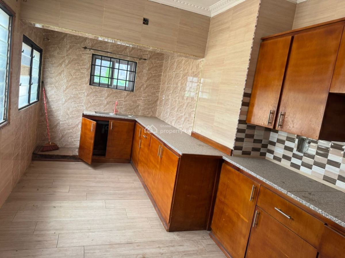 6 Bedrooms at Achimota, Mile7, Achimota, Accra, Detached Bungalow for Rent