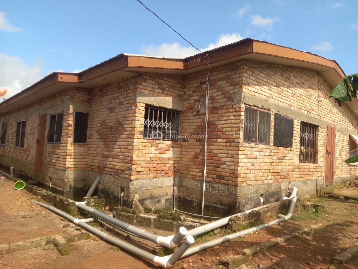 3 Bedrooms, Ejisu Adadientem, on Ejisu Accra Road, Ejisu-juaben Municipal, Ashanti, House for Sale