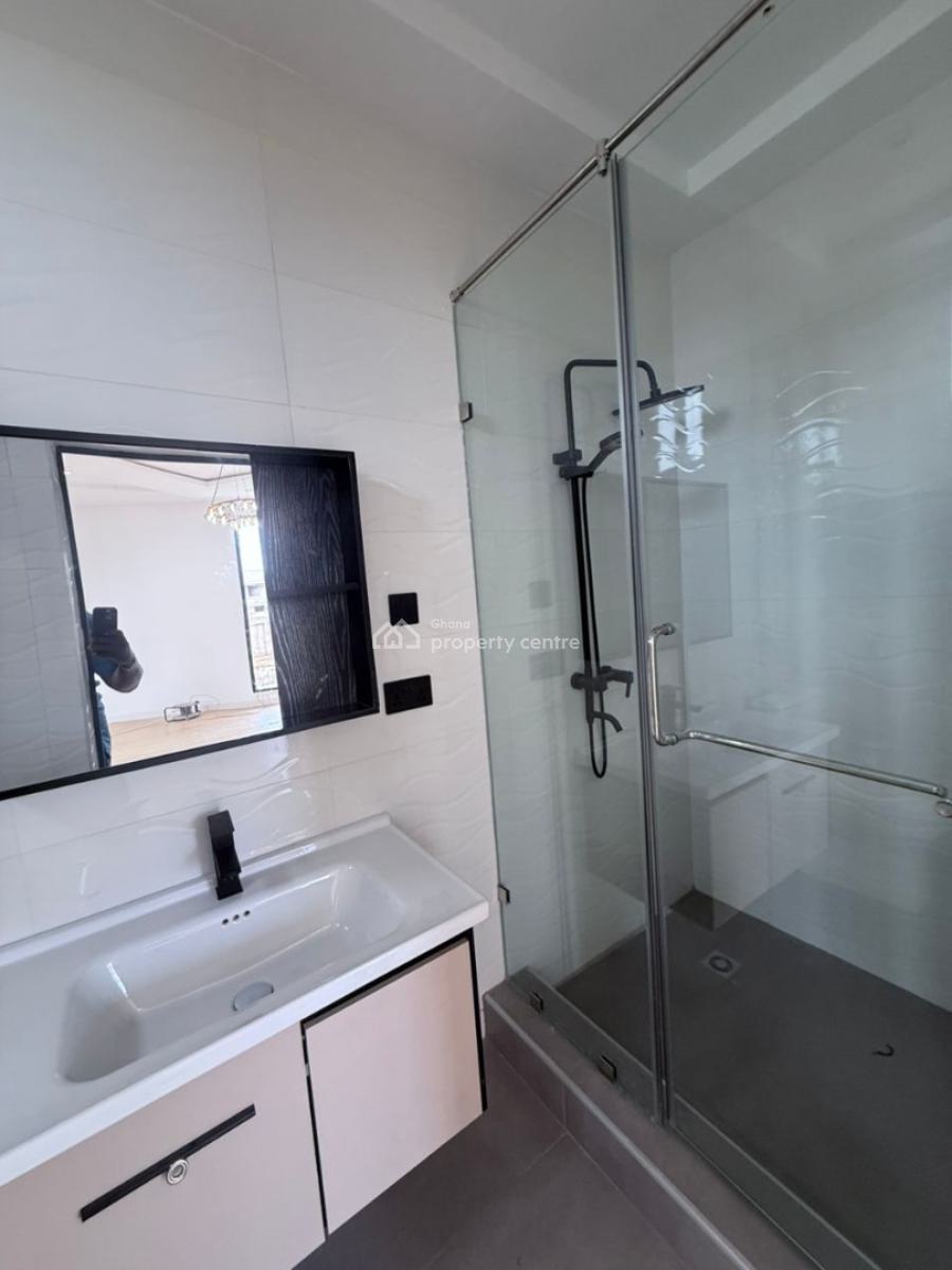 Executive 6 Bedrooms, Lashibi, Accra, House for Sale
