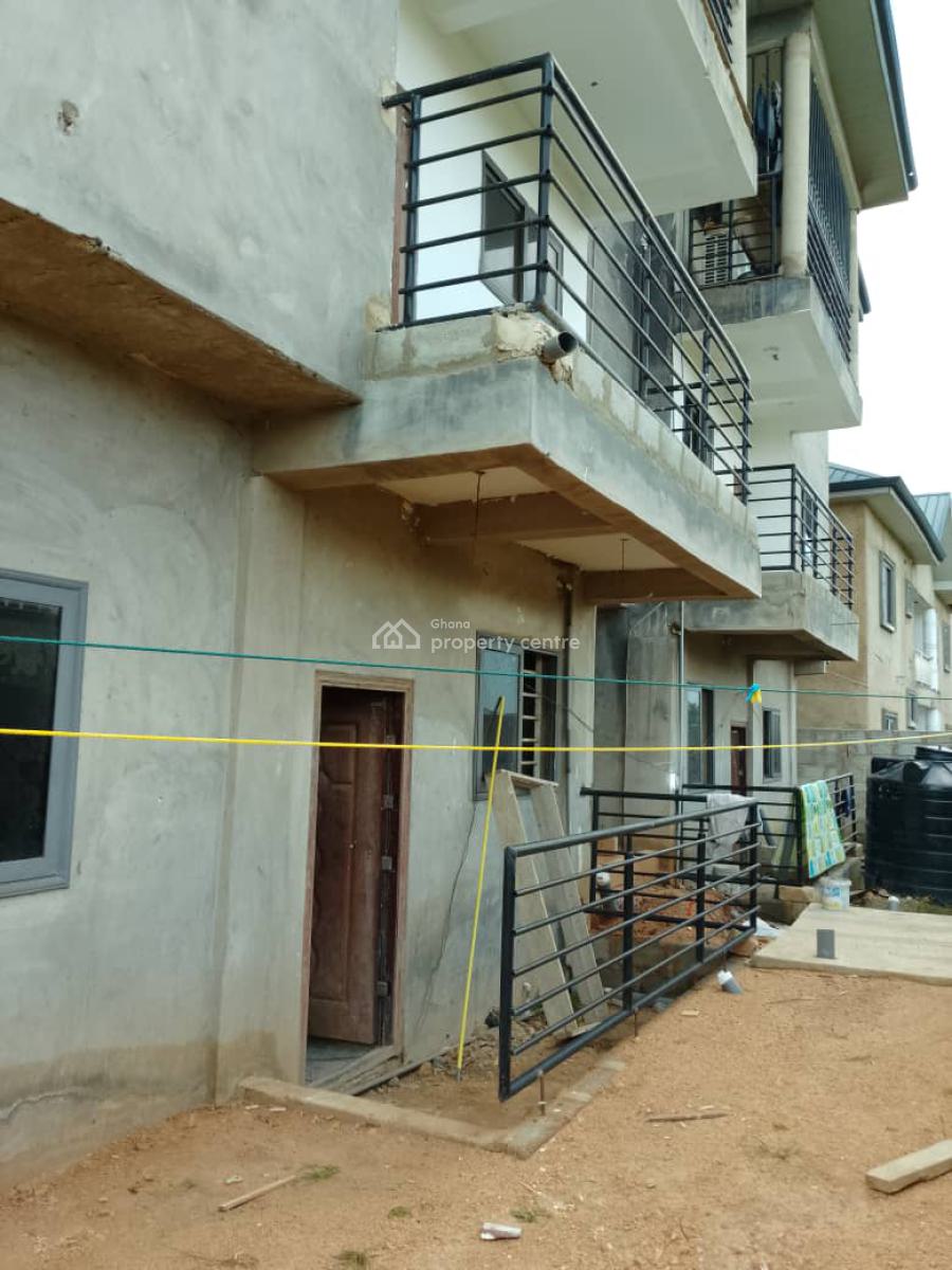 Executive 12 Bedrooms, Weija, Ga South Municipal, Accra, Block of Flats for Sale