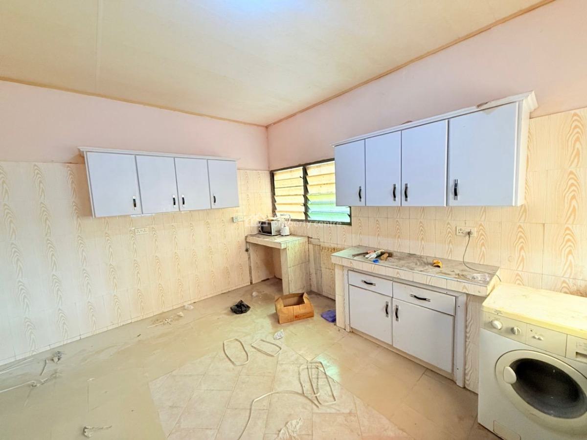 3 Bedrooms at Awoshie, Onyinase, Awoshie, Ga Central Municipal, Accra, Apartment for Rent