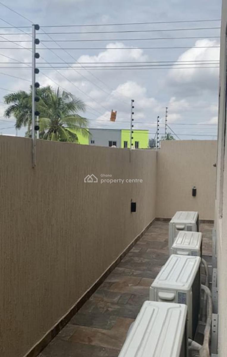 New 4master Brm with Outhouse Townhouse @ Dzorwulu, Accra, Max Mart, Dzorwulu, Accra, House for Sale