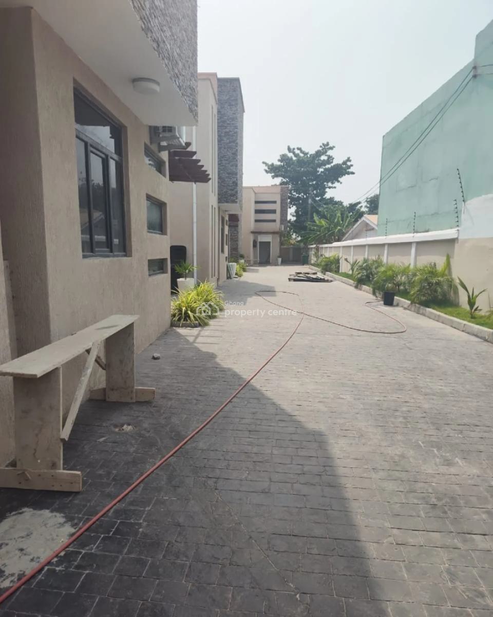 Executive 4 Bedrooms, North Labone, Accra, House for Sale