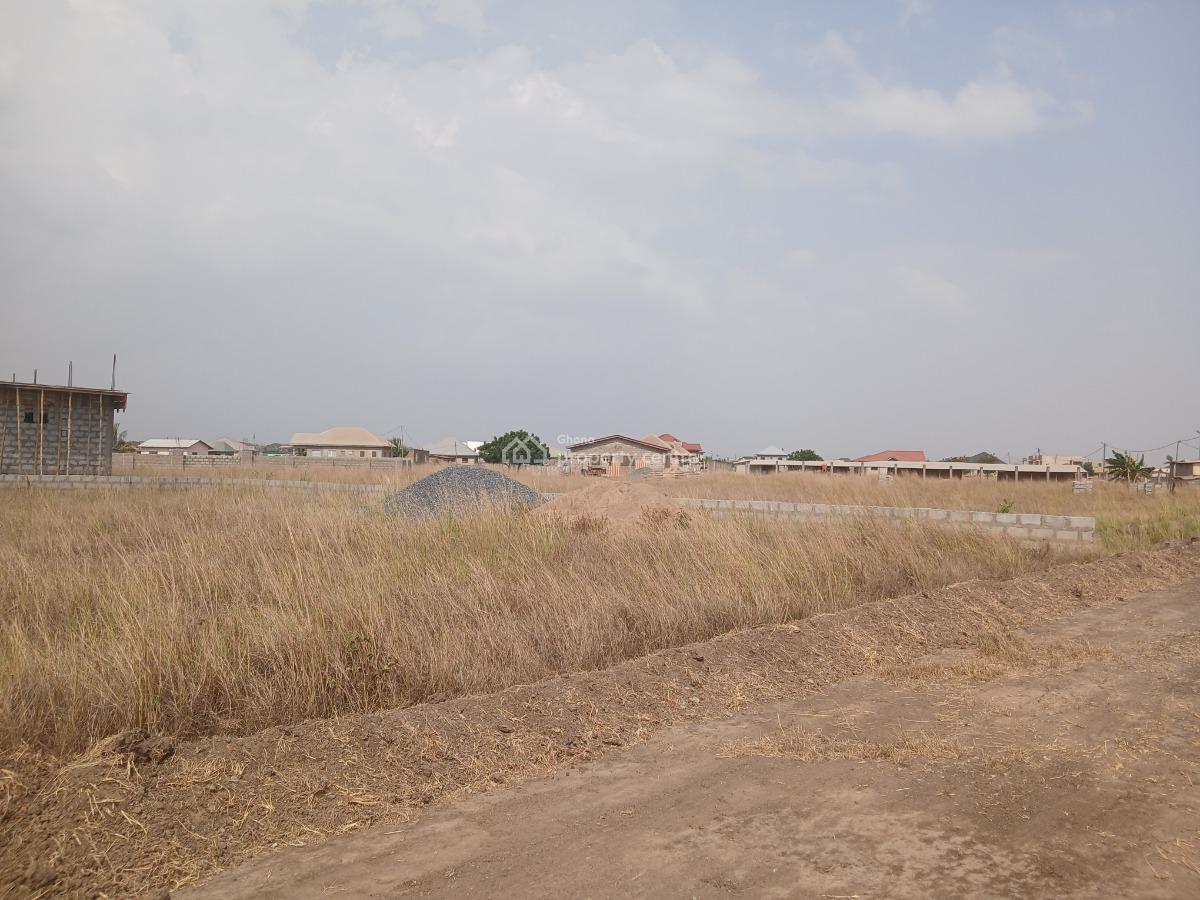 30% Bonanza on Hslf Plots at Tema Community 25, Community 25 Mall, Dawhenya, Tema, Accra, Mixed-use Land for Sale