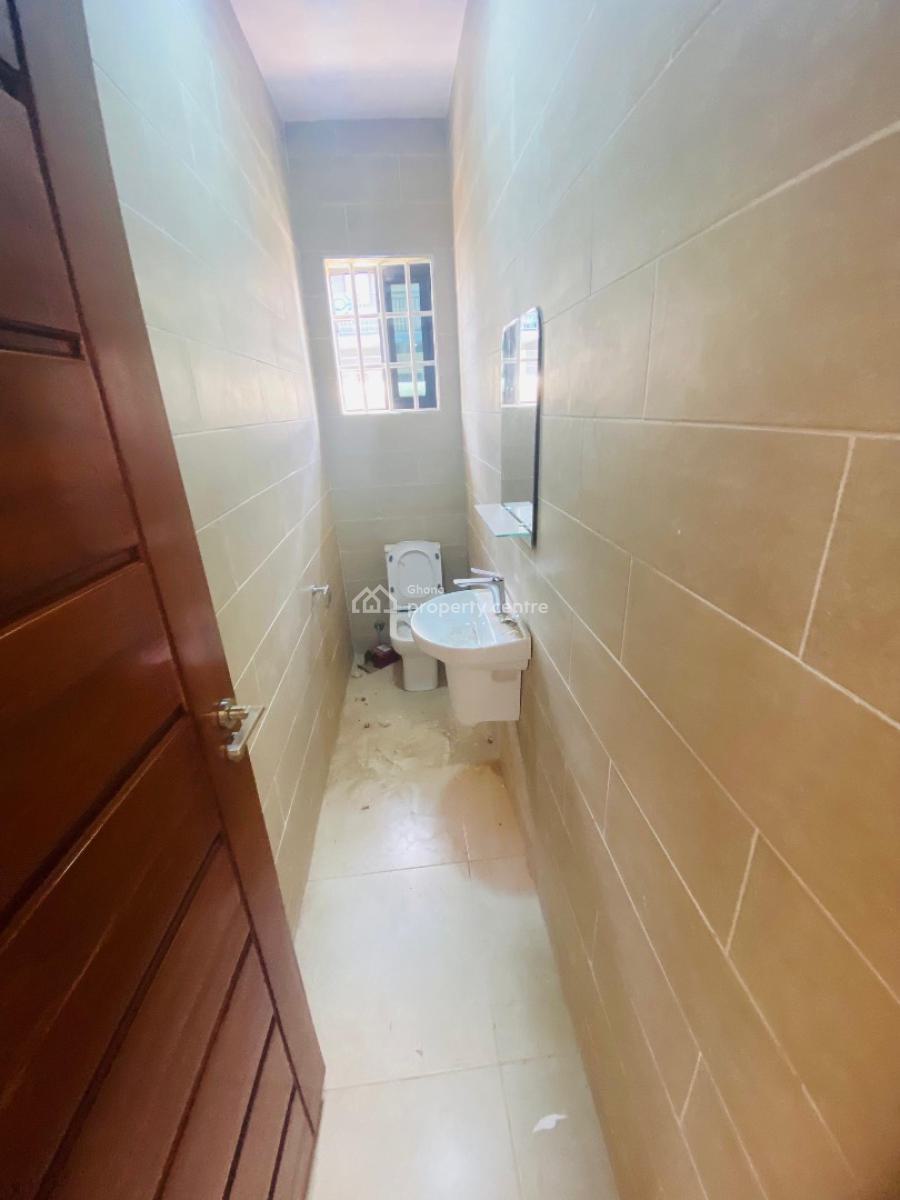 Executive 4 Bedrooms House, Lakeside, Adenta Municipal, Accra, Townhouse for Sale