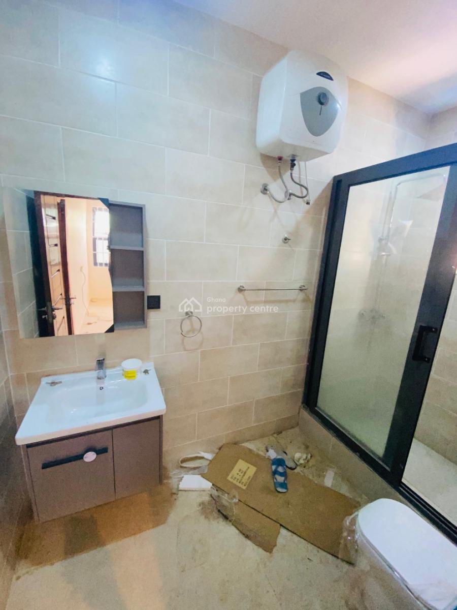 Executive 4 Bedrooms House, Lakeside, Adenta Municipal, Accra, Townhouse for Sale