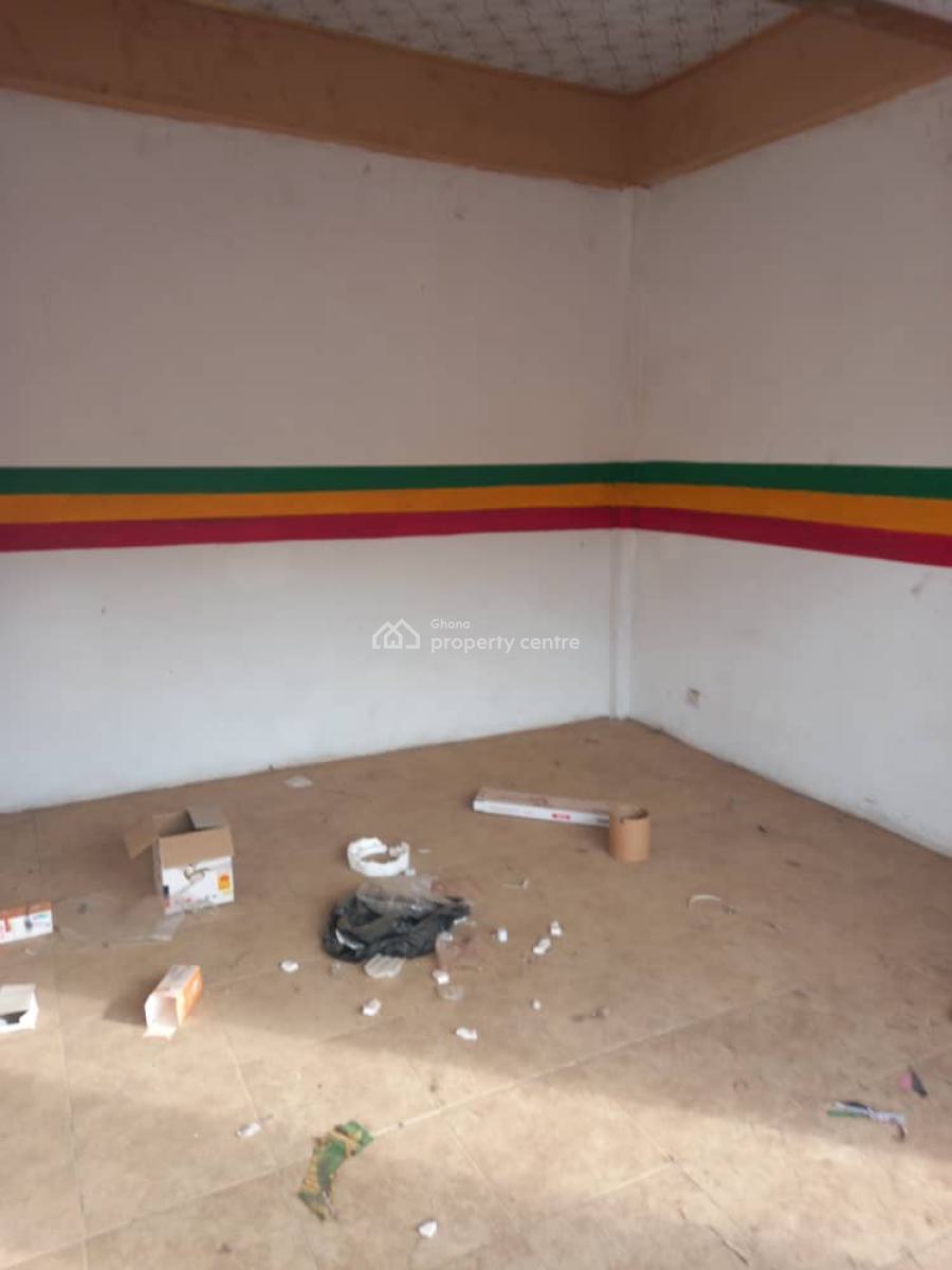 Big Store in Tafo Main Market, Tafo Main Market, Kumasi Metropolitan, Ashanti, Shop for Sale