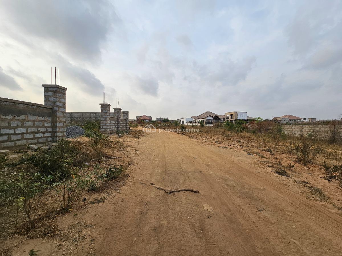 Get Lifestyle Security and Value !!!! Tema Community 25 Half Plot, Community 25 Mall, Dawhenya, Tema, Accra, Mixed-use Land for Sale