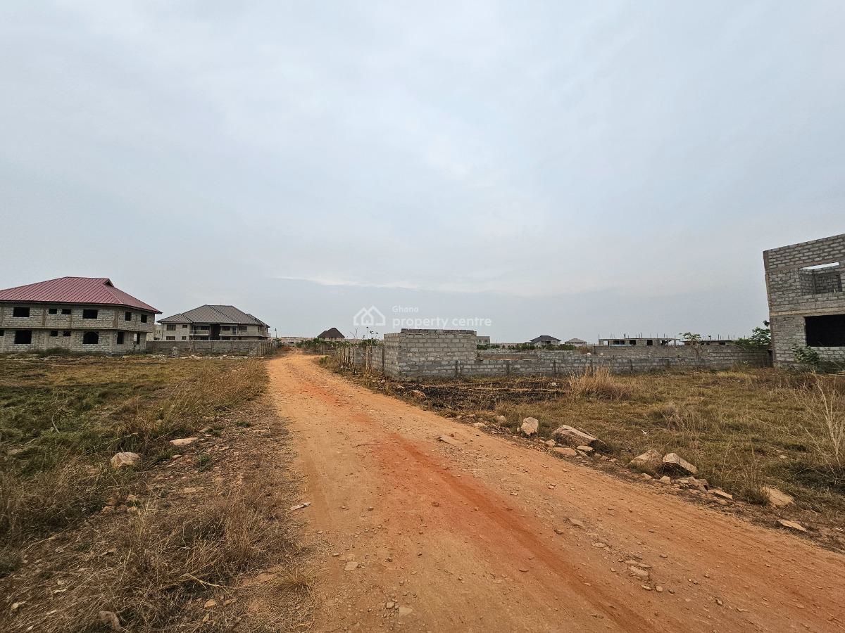 Get Lifestyle Security and Value !!!! Tema Community 25 Half Plot, Community 25 Mall, Dawhenya, Tema, Accra, Mixed-use Land for Sale