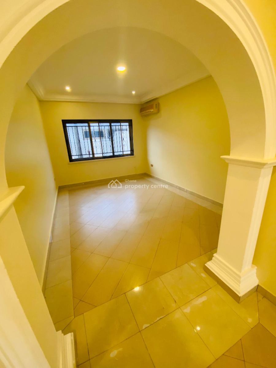 Executive 12 Bedrooms House, Anc Mall, East Legon, Accra, Townhouse for Rent