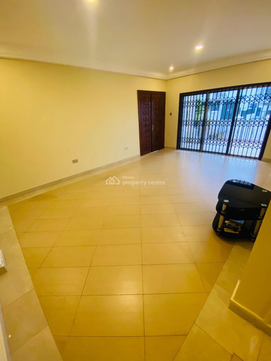 Executive 12 Bedrooms House, Anc Mall, East Legon, Accra, Townhouse for Rent
