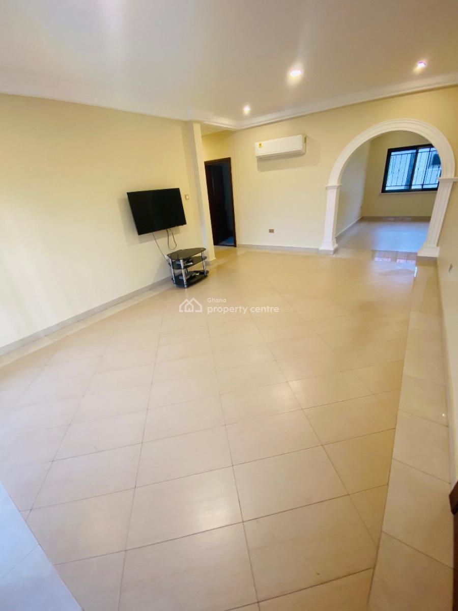 Executive 12 Bedrooms House, Anc Mall, East Legon, Accra, Townhouse for Rent