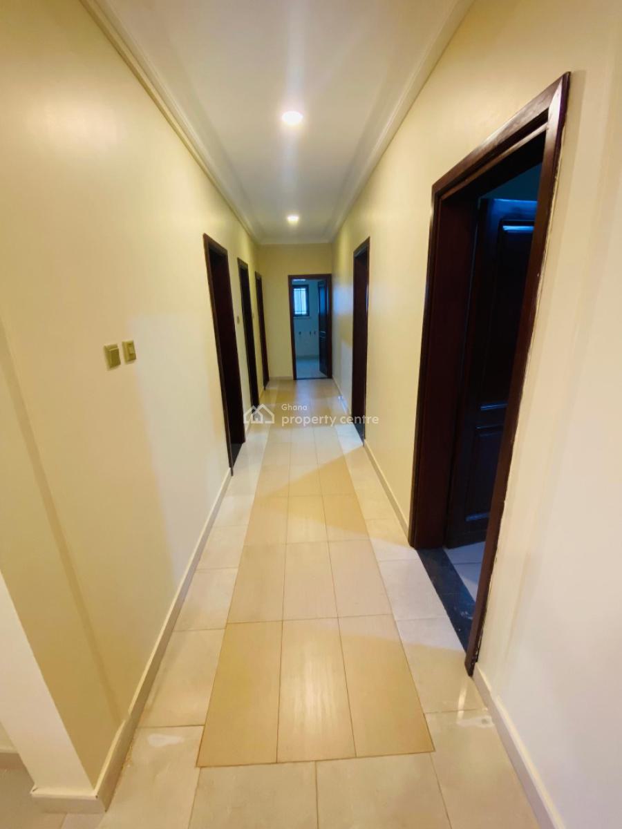 Executive 12 Bedrooms House, Anc Mall, East Legon, Accra, Townhouse for Rent