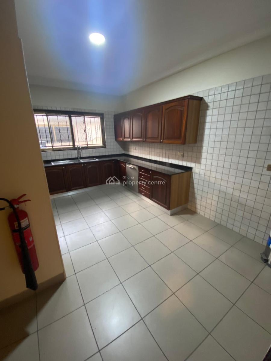 Executive 12 Bedrooms House, Anc Mall, East Legon, Accra, Townhouse for Rent