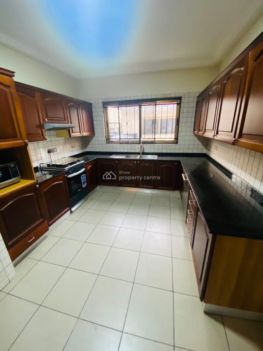 Executive 12 Bedrooms House, Anc Mall, East Legon, Accra, Townhouse for Rent