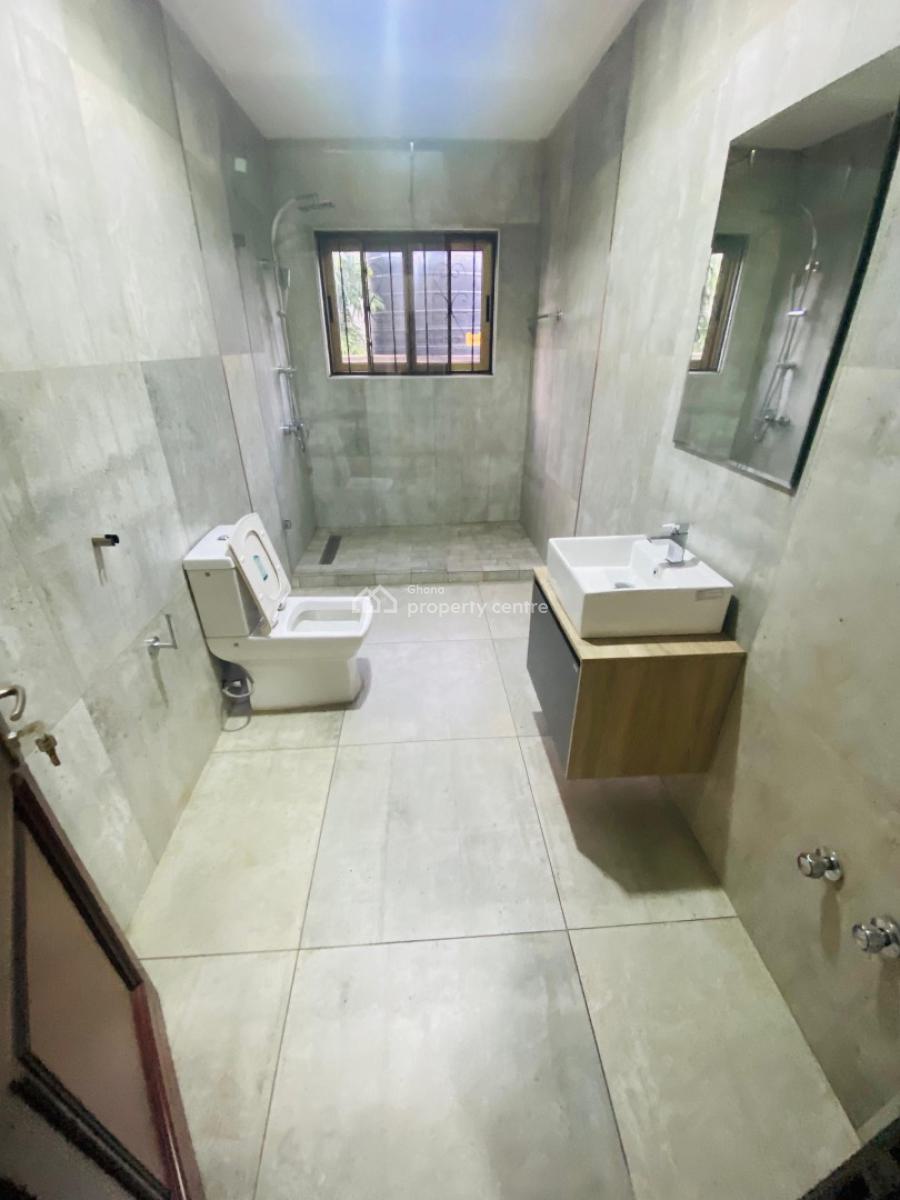 Executive 12 Bedrooms House, Anc Mall, East Legon, Accra, Townhouse for Rent